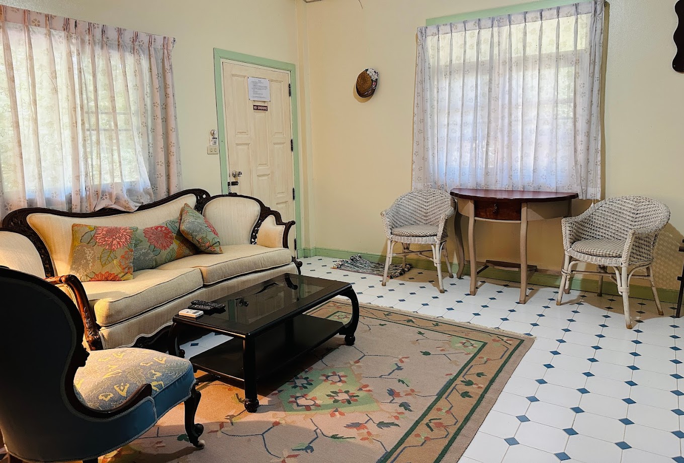 Mairood Resort Living Room